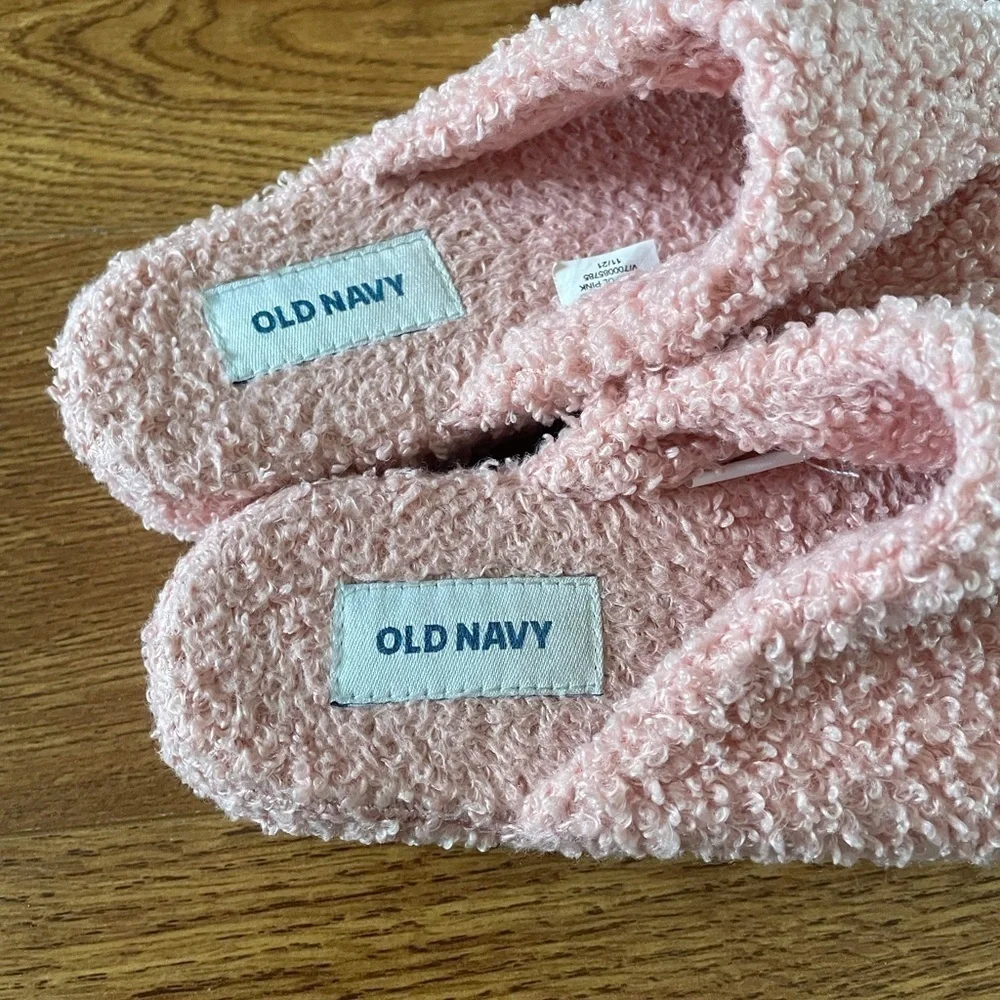Old Navy pink sherpa house slippers in size 11/12